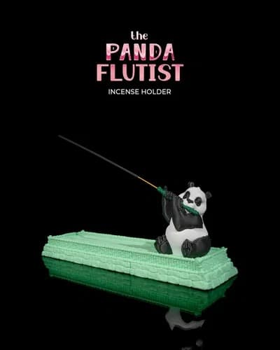 Porta-incenso com tema de panda flautista